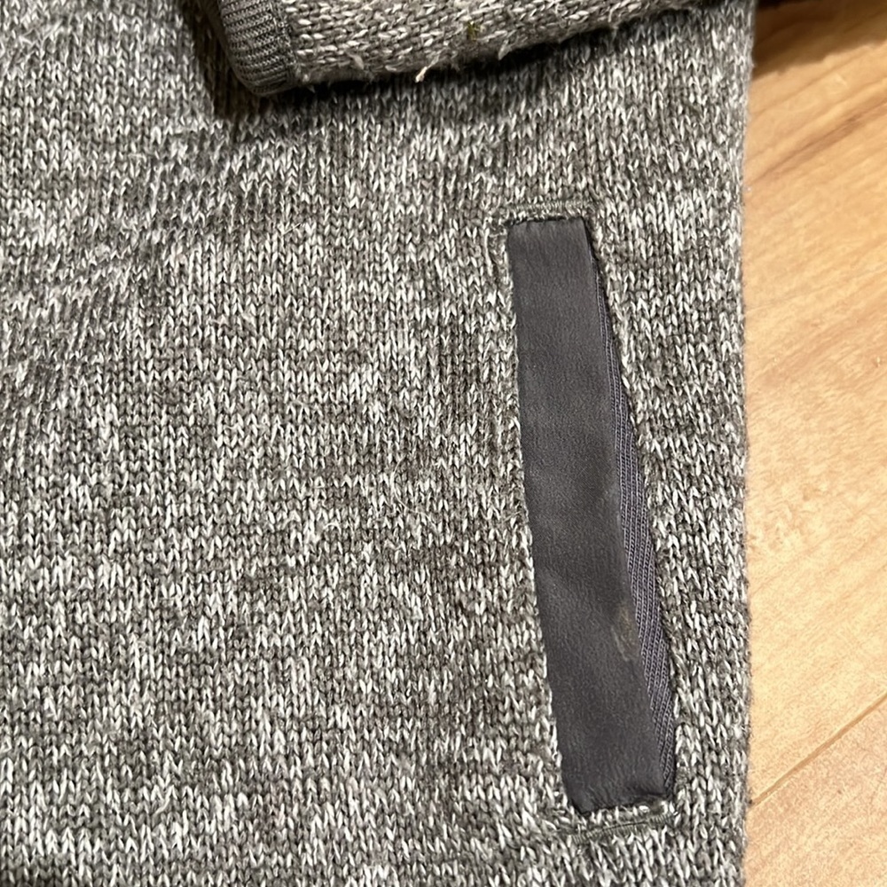 Old Navy Full-Zip Fleece - 18-24 mos​​​​​​​​​​ - Picture 4 of 8